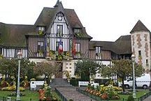 Deauville Mairie.JPG