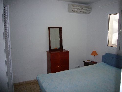 Bunga 22 : une chambre climatisée avec lit double