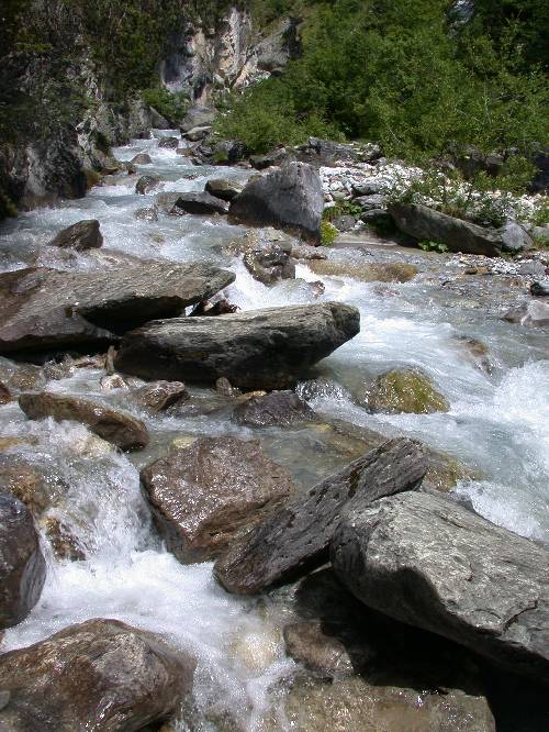 LES CASCADES AU PRINTEMPS