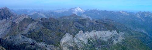 vue du sommet du pic de la Munia