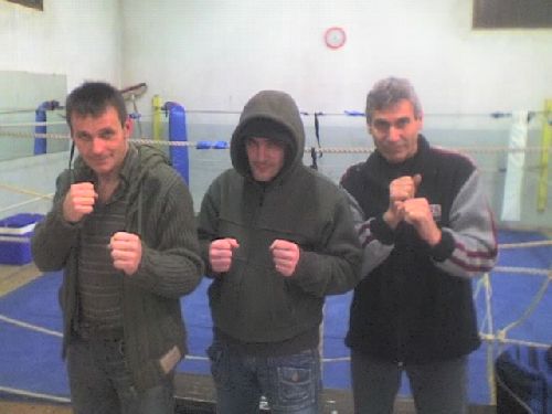 Le Biguglia Kick-Boxing avec Jean-Jacques, Franck (Classe B), et Jacky (Président et entraîneur)
