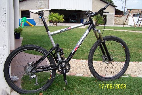 vtt X-CONTROL E-LITE ( modèle 2005 )  de chez LAPIERRE, cadre neuf de l'année 2007, au prix de 1200 euros.