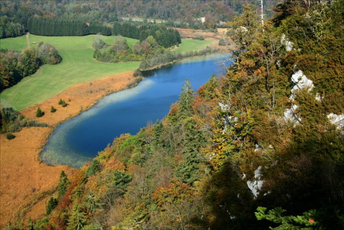 Lac du Petit Maclu depuis le belvédère des 4 lacs, en automne