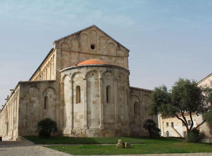 Basilique San Gavino ***