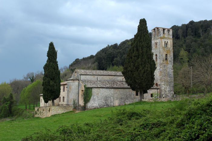 Eglise San Giovani Battista à Ponte allo Spino, aux environs de Pirnina.