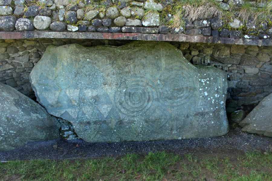 Newgrange, les pierres gravées