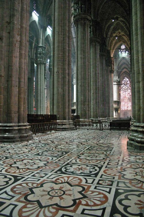 Sol du Duomo en marqueterie de marbre.