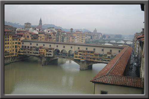 Le Pont Vecchio vu depuis le deuxième étage de la galerie des Offices