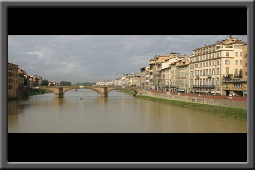L'Arno en aval depuis le Ponte Vecchio