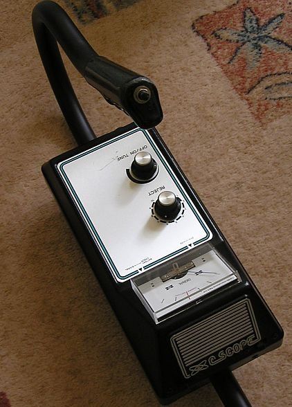 VLF-TR 750 D vue du haut parleur et du bouton de Retun