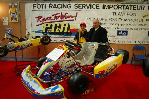 Bastien Foti dans son stand (Expokart 2005 / Photo AsK Villeurbanne)