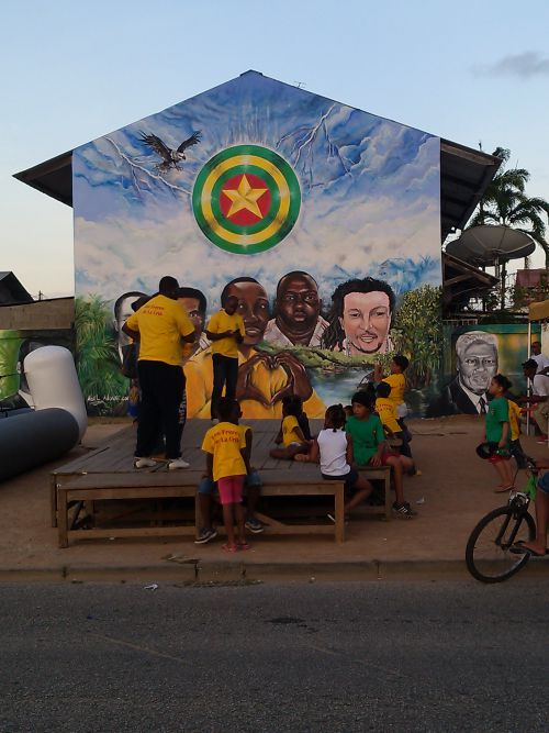Inauguration de la fresque au village chionis de Cayenne.