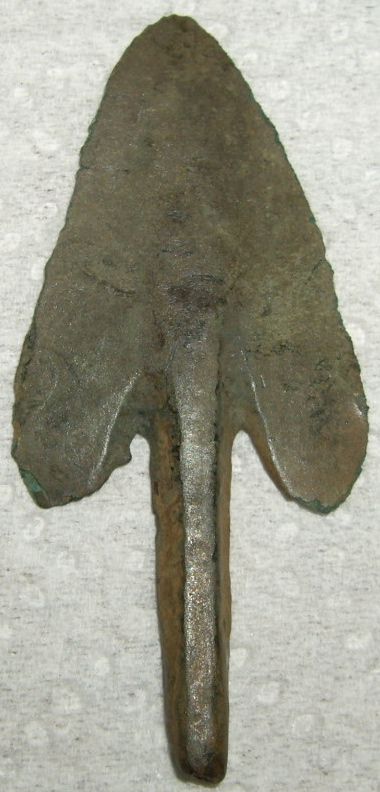 Pointe de flèche ,age du bronze .-800/-500 av J.C.)