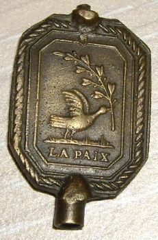 Clef de montre à gousset - Coeurs & Colombe rameau d'olivier - XIX/XXème 