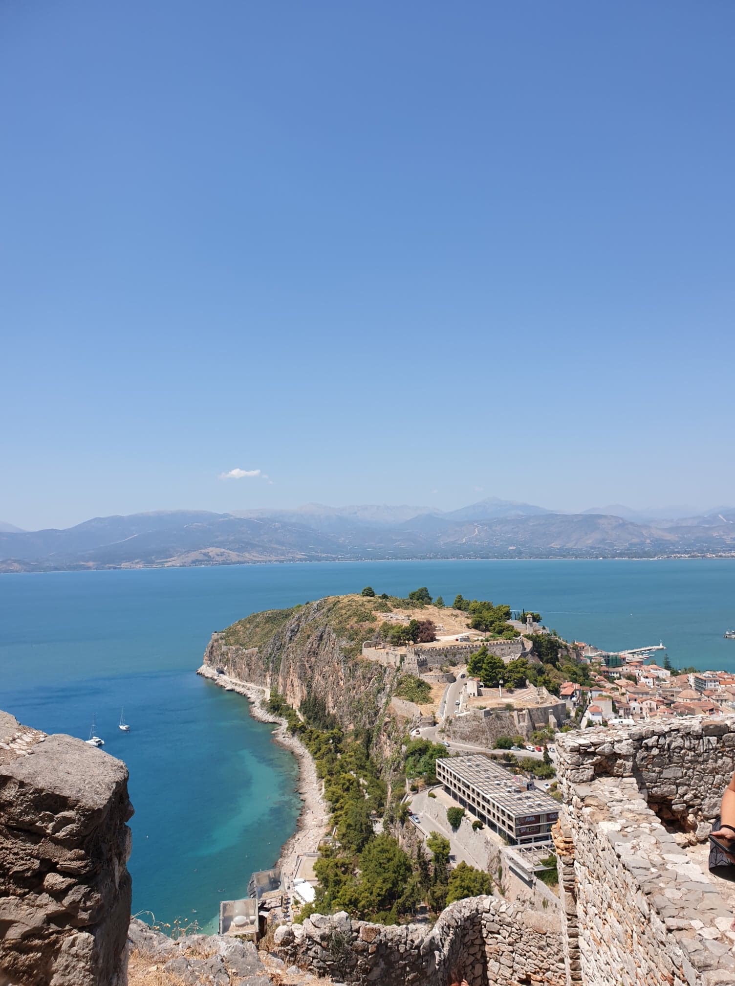 La magnifique vue de la forteresse de palamidi sur Nafplio