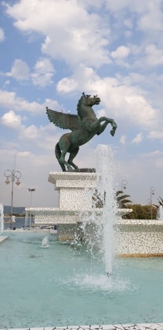 Pegasus statue à Corinth