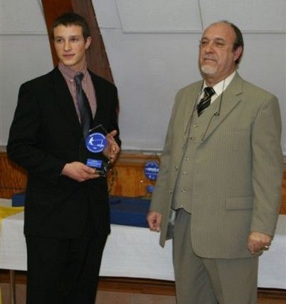 Récompense à P. Botilde lors de la remise de L'hameçon d'or 2006