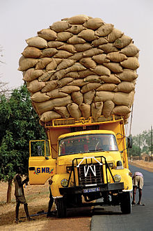 220px-Sénégal_transport_routier.jpg