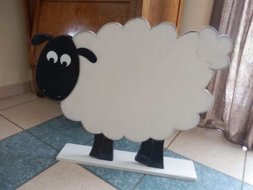 un mouton géant