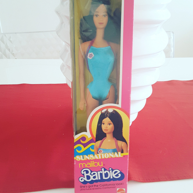 Barbie sunsational malibu 1983 version hispanique