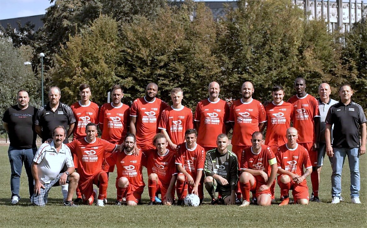 L'olympic de Comines voulait gagner afin de faire plaisir à leur ancien coach Eddy. C'est chose faite avec un fabuleux 8-3 !