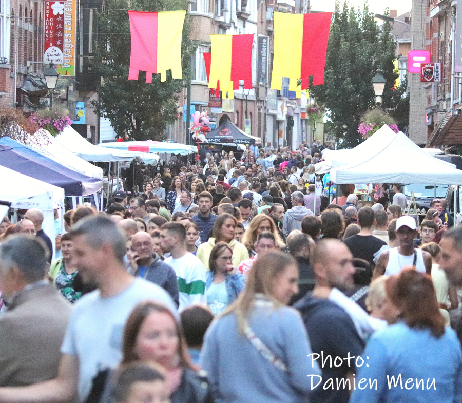 La suite du programme pour les festivités du 21 juillet. Sur notre cliché le marché nocturne à Comines