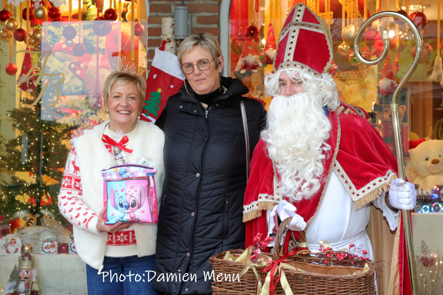 Marie-Pierre Creton est venue chercher son beau prix cet après midi à l'Artisan en présence de St-Nicolas.