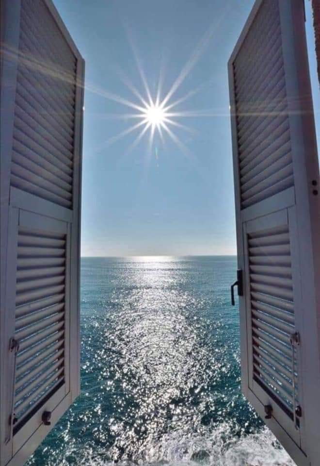 fenêtre sur mer.jpg