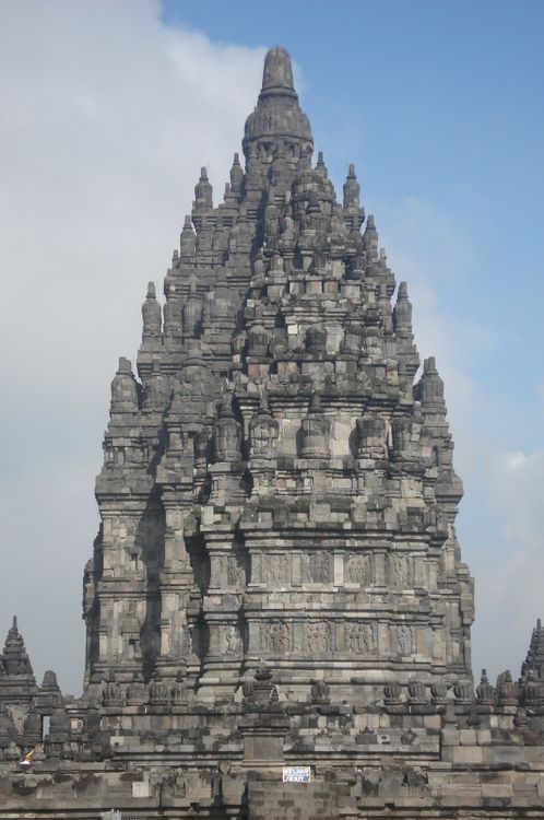 Temple millénaire bouddhiste : BOROBUDUR (Indonésie)