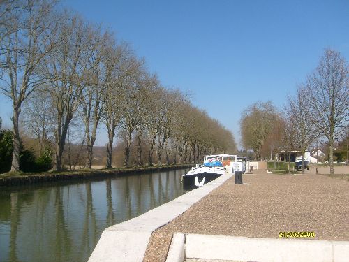 pique nique  le long du canal 