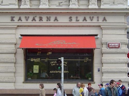 le Slavia, café des écrivains dissidents avant 1989