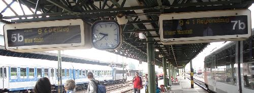 Gare de Sopron (Hongrie) : on a volé le quai n° 6 !!!