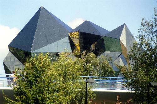 <center>FUTUROSCOPE</center>