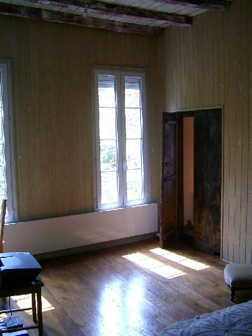 Chambre bas, coté salon / Bedroom next to the living room