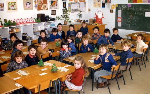 1977 - 1978 : 2ème section de maternelle à l'école Jean Jaurès de Saint-Yvi (institutrice : Mme CLOAREC)