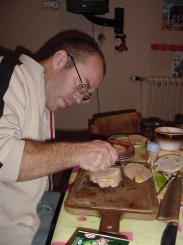 La découpe du foie gras est un art qui se respecte, en voici la preuve vivante !