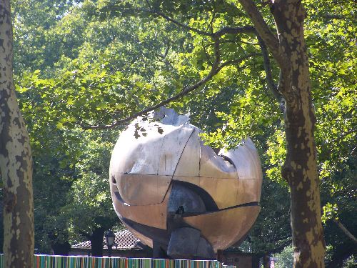 Sphere ... vestige du World trade center !