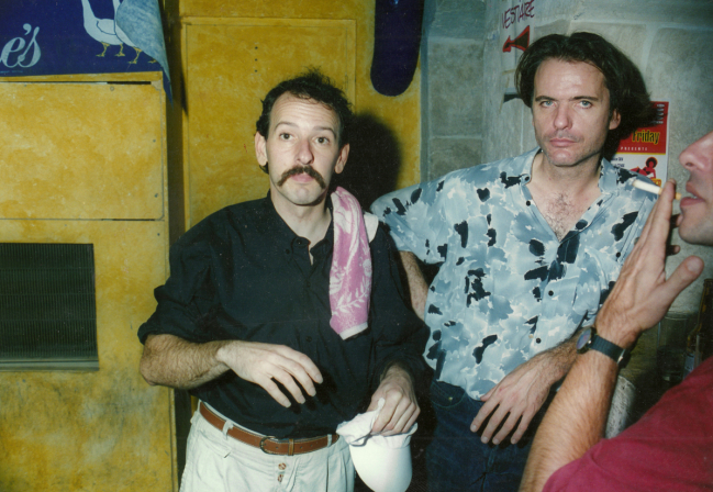 Au bar avec Emmanuel Bex, à l'époque de Tertio, en 94