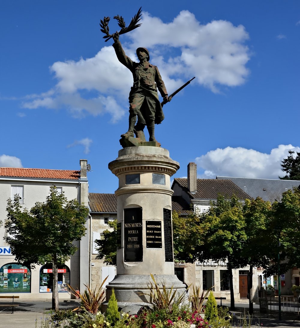 monument Civray