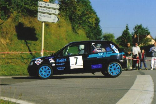 Clio Val de Bresle 2005 (bosse)
