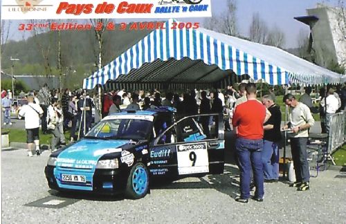 Clio Pays de Caux 2005 (aux vérifs) par Rallye'n'caux