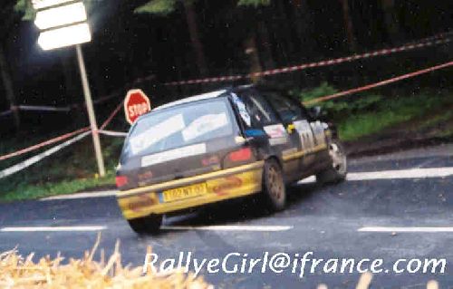 Clio en ouvreur Rallye du Tréport 2003 par rallyegirl