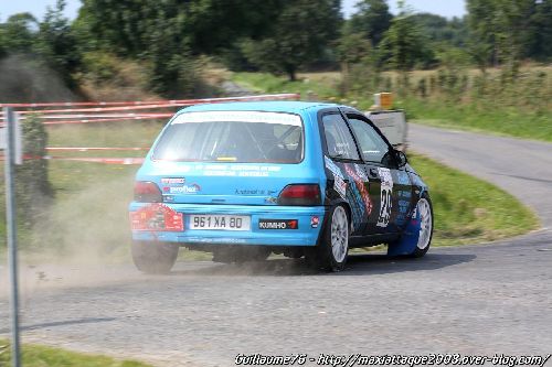 La clio en glisse (Guillaume76)