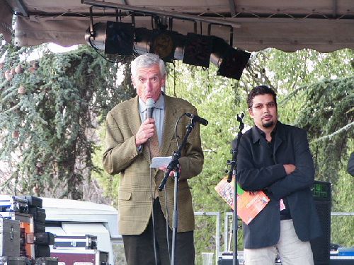 M. Henry, président de l\'association (résidence jolimont) ouvre le festival