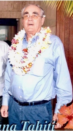 Michel Legrand arrivée à Tahiti Faaa.jpg