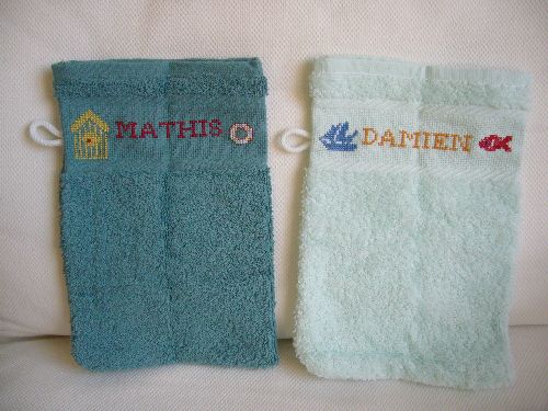 gants de toilette pour garçons de 3 et 5 ans (une idée de cadeau à faire plutôt originale...)