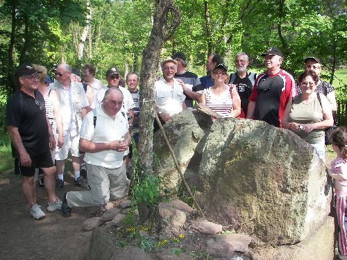 Tombe de Merlin l'Enchanteur. Sortie Paimpont ( 05/2007 )