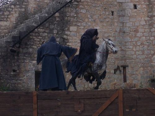 Spectacle magnifique dans une très belle cité Médiévale. 