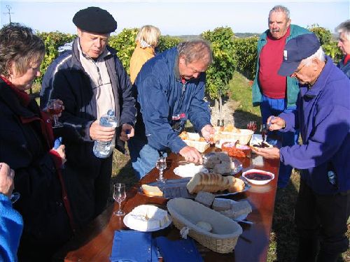 Allez, on attaque le casse-croûte du vigneron.