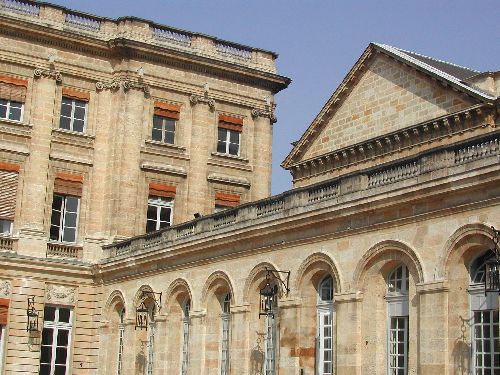 Bordeaux : cour intérieure de la mairie